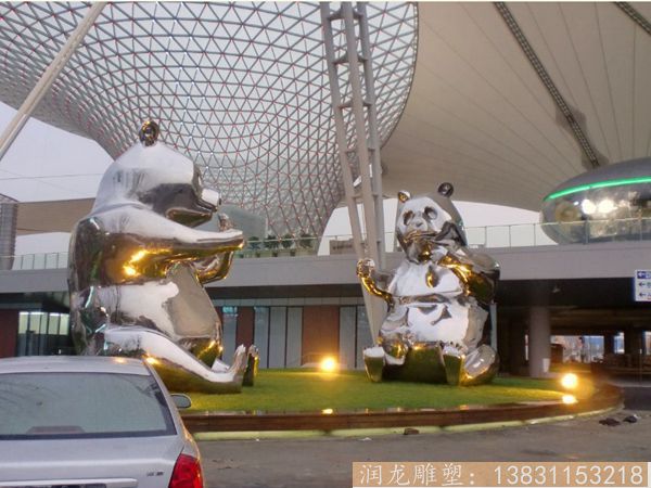 两只大熊猫雕塑 不锈钢熊猫雕塑